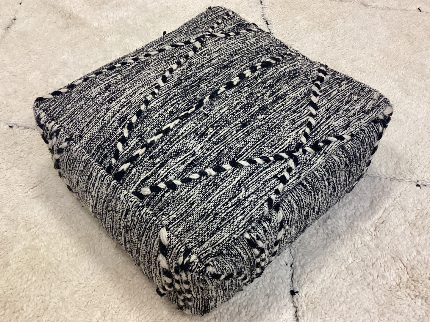 Handgefertigt Berber Sitzkissen Pouf Marke Beni Ourain 25x60x65cm
