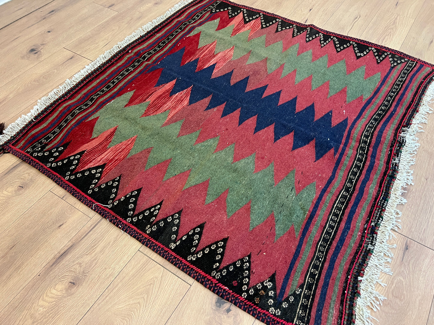 Orientteppich Bachtiar Kelim 128x137cm