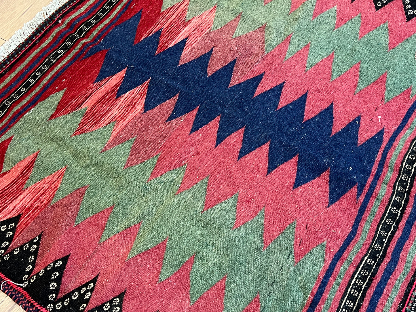 Orientteppich Bachtiar Kelim 128x137cm