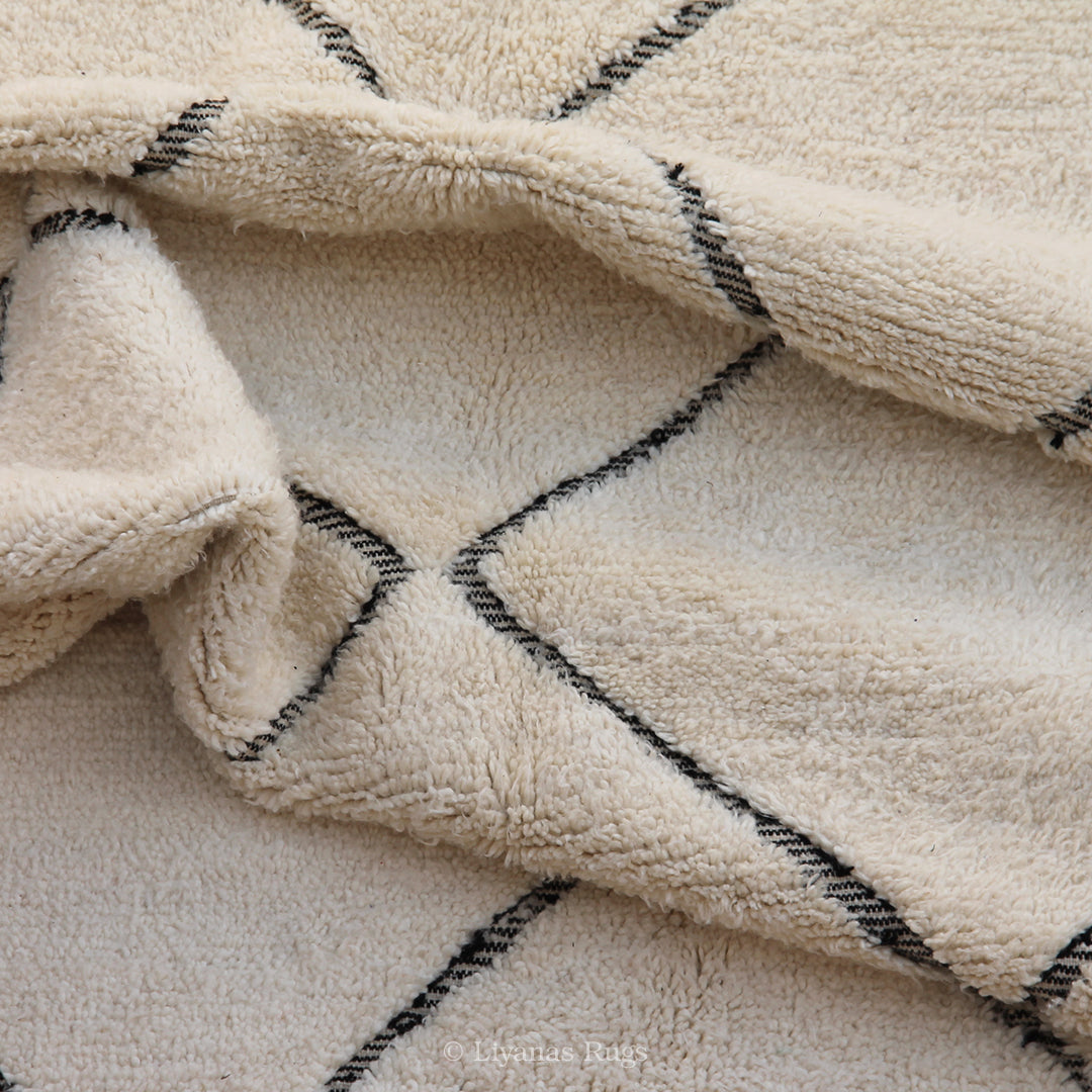 Modern designer Berber Beni Ourain Liyana, S carpet - 250 cm - 154 cm