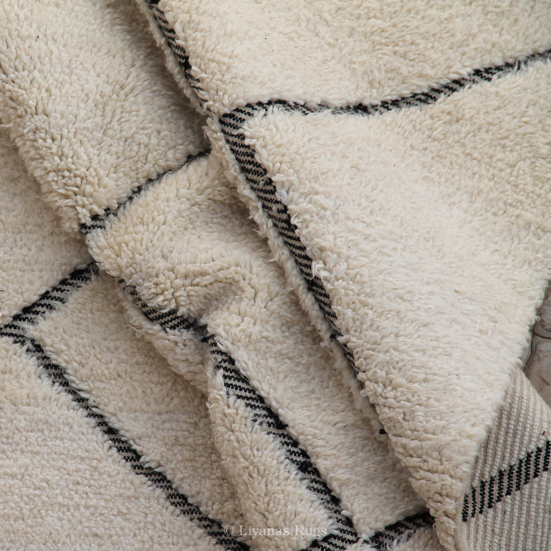 Modern designer Berber Beni Ourain Liyana, S carpet - 250 cm - 154 cm
