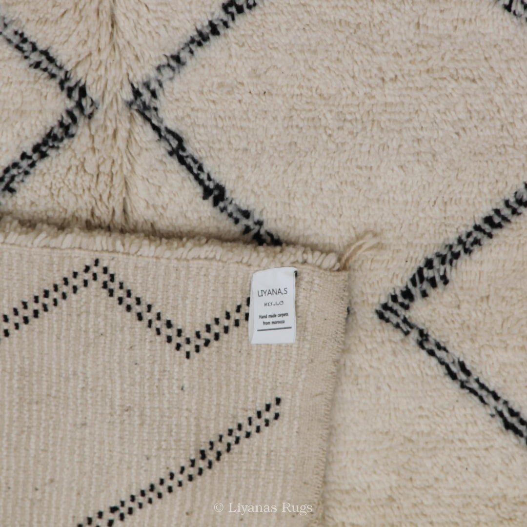 Modern designer Berber Beni Ourain Liyana's carpet 259 cm - 155 cm