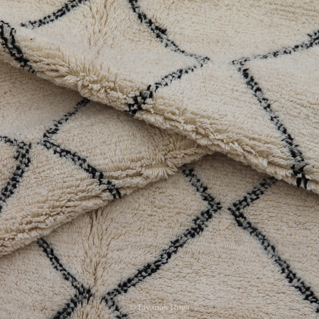 Modern designer Berber Beni Ourain Liyana's carpet 259 cm - 155 cm