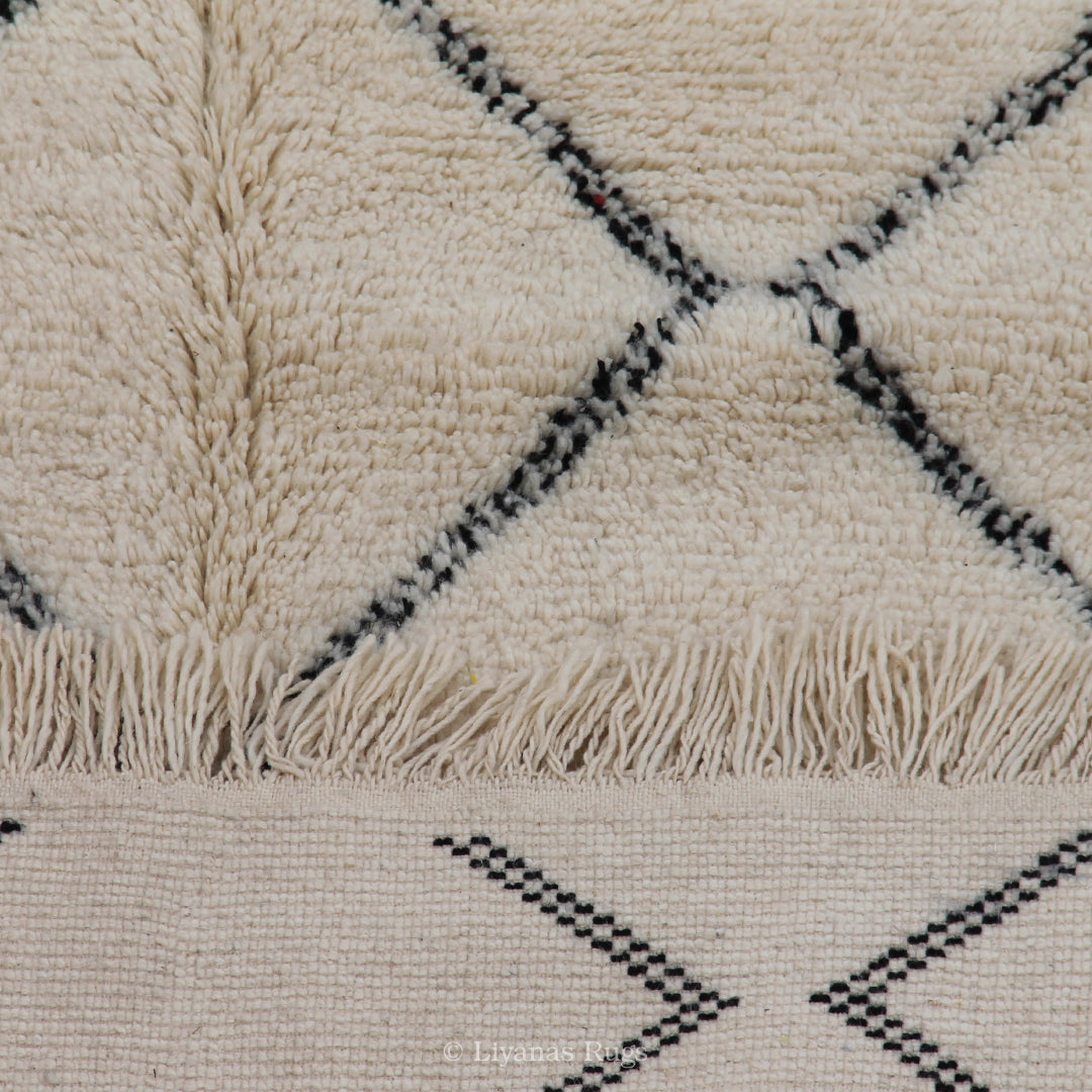 Modern designer Berber Beni Ourain Liyana's carpet 259 cm - 155 cm