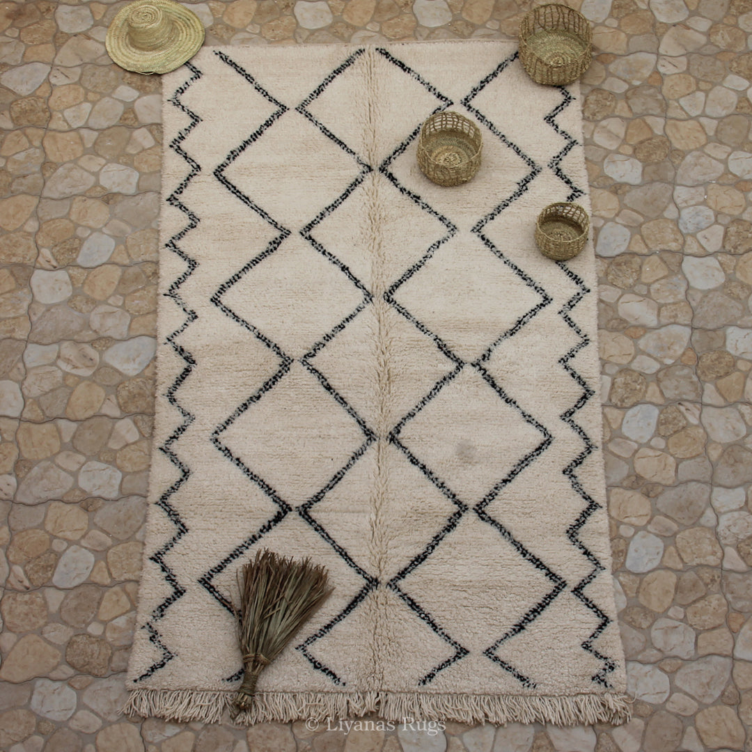 Modern designer Berber Beni Ourain Liyana's carpet 259 cm - 155 cm