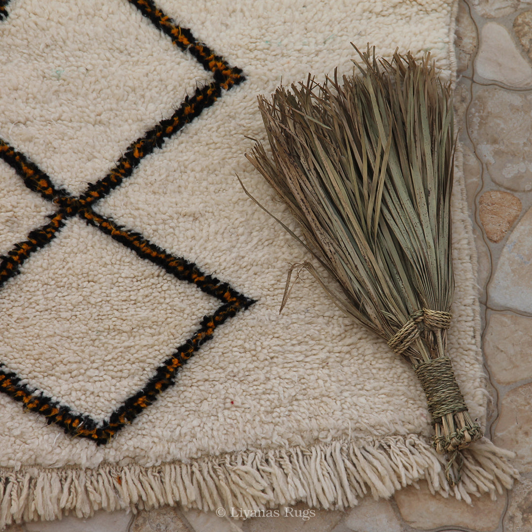Modern designer Berber Beni Ourain Liyana, S carpet 284 cm - 97 cm