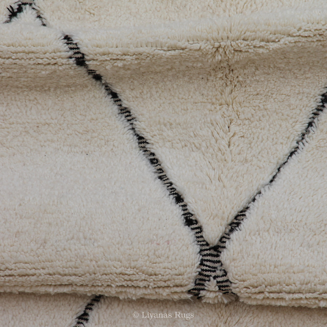 Modern designer Berber Beni Ourain Liyana, S carpet 246 cm - 165 cm