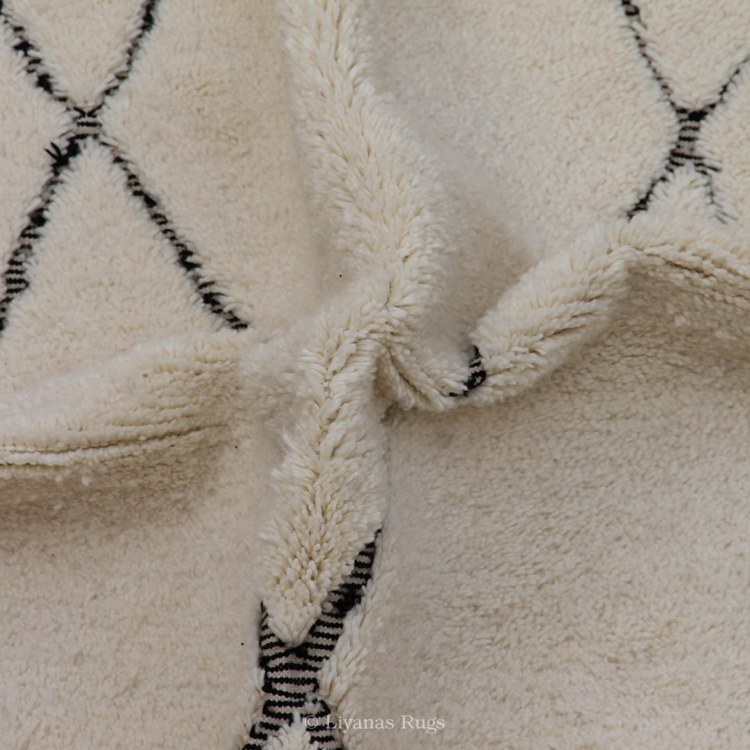 Modern designer Berber Beni Ourain Liyana, S carpet 246 cm - 165 cm