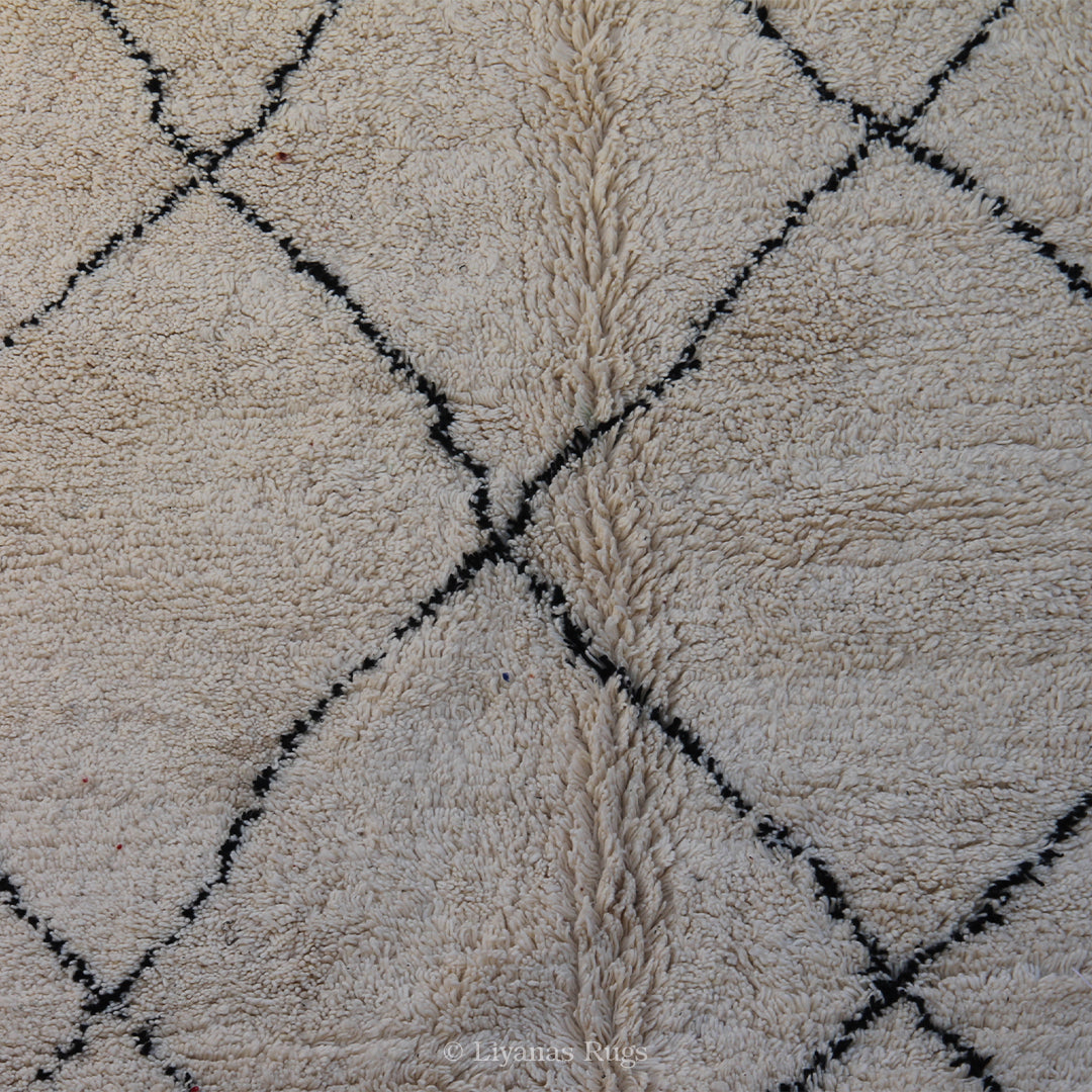 Modern designer Berber Beni Ourain Liyana, S carpet 293 cm - 199 cm