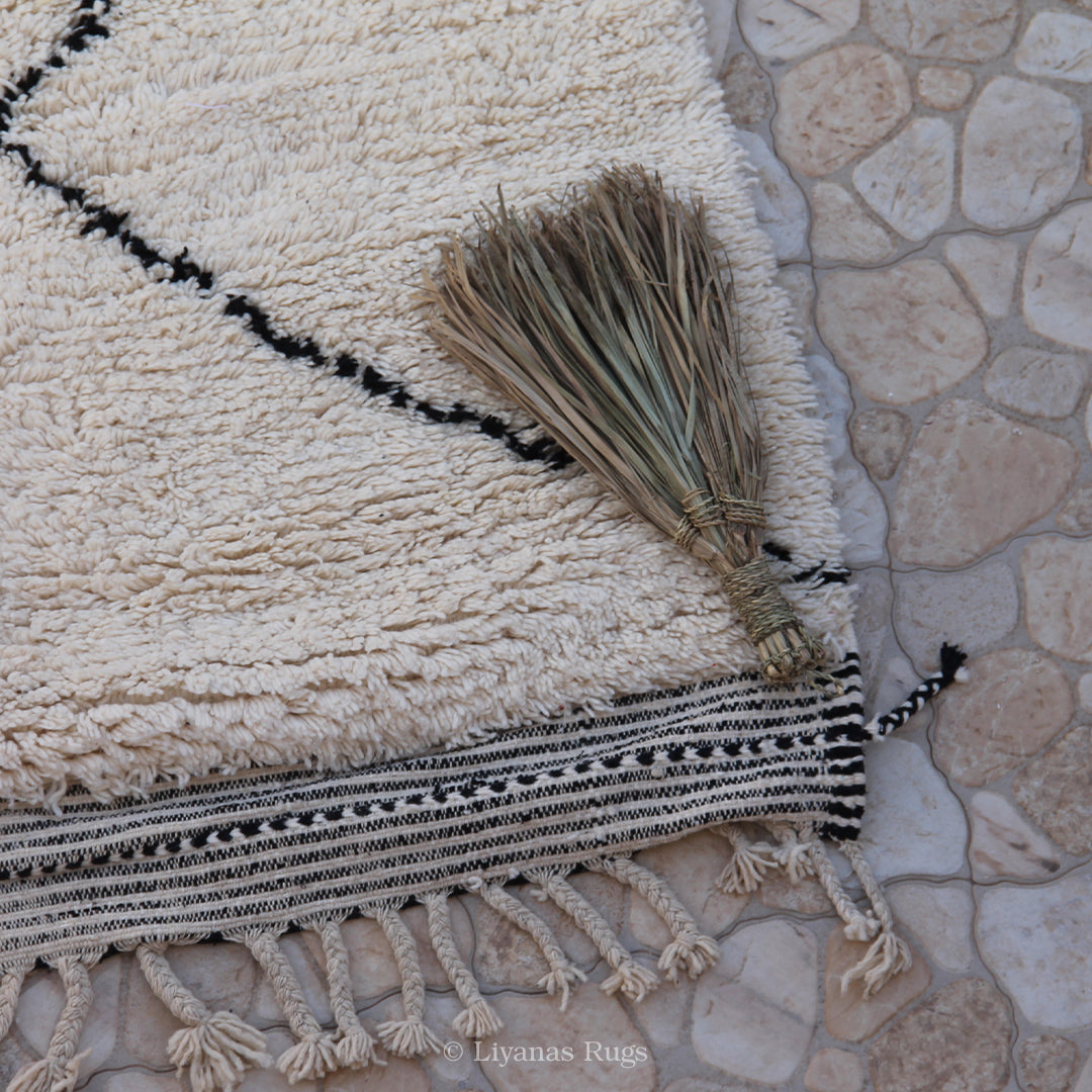 Modern designer Berber Beni Ourain Liyana, S carpet 293 cm - 199 cm