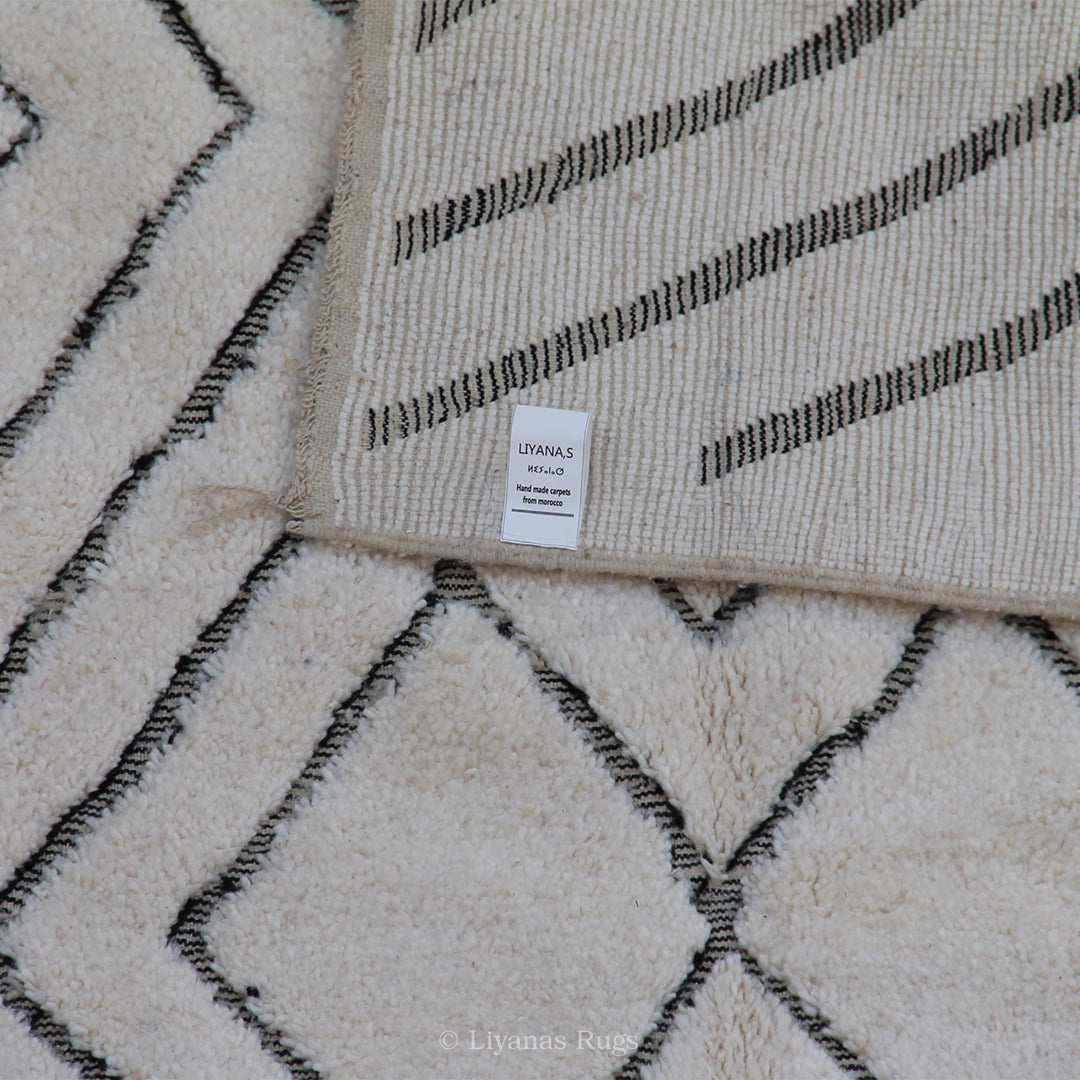 Modern designer Berber Beni Ourain Liyana, S carpet 252 cm - 171 cm