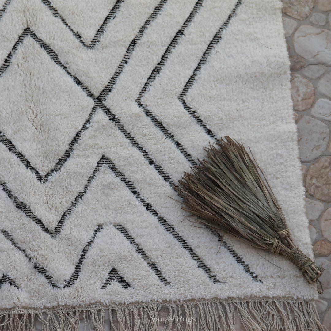 Modern designer Berber Beni Ourain Liyana, S carpet 252 cm - 171 cm