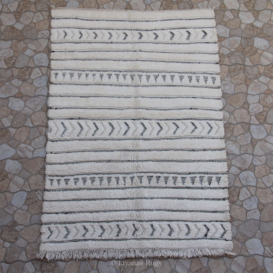 Modern designer Berber Beni Ourain Liyana, S carpet 236 cm - 159 cm