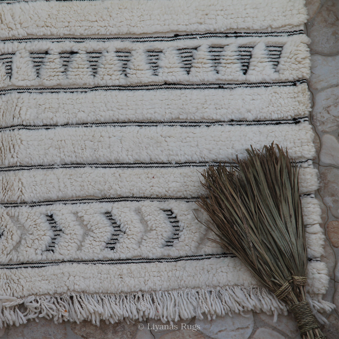 Modern designer Berber Beni Ourain Liyana, S carpet 236 cm - 159 cm